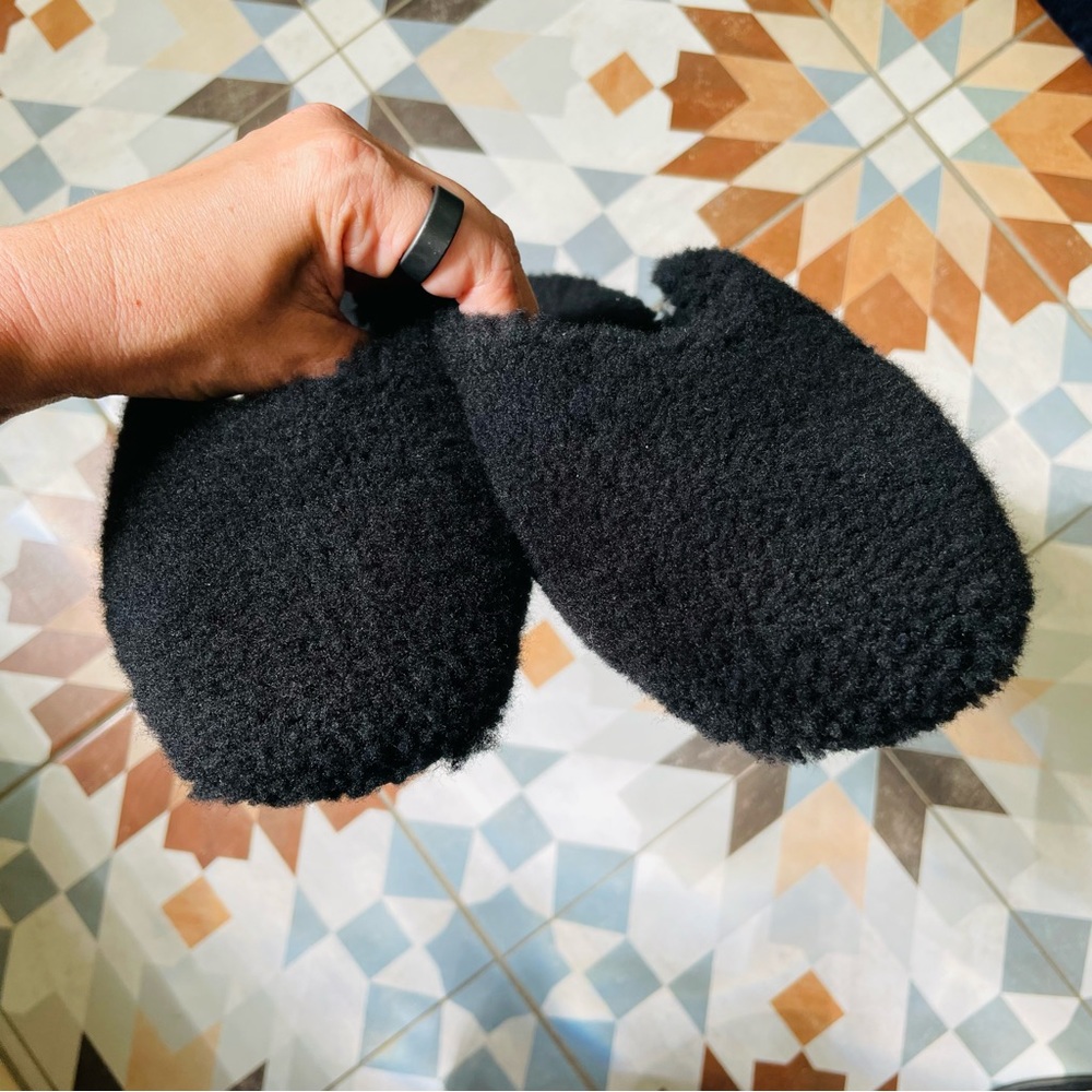 Sleeper Black Genuine Shearling Backless Slipper, EU 38 - Picture 4 of 9